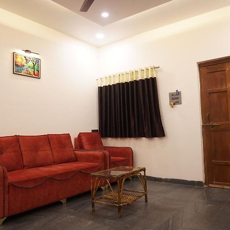 Red Roof Farmhouse Chiplun Luaran gambar