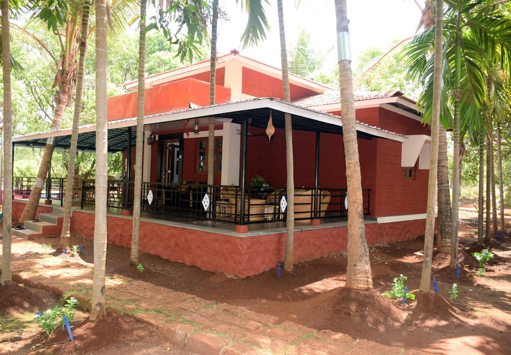Red Roof Farmhouse Chiplun Luaran gambar
