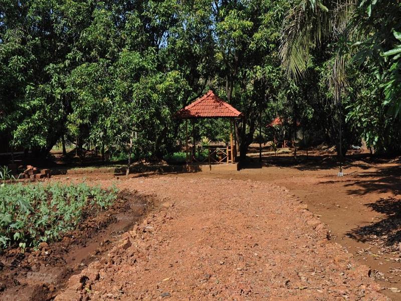 Red Roof Farmhouse Chiplun Luaran gambar