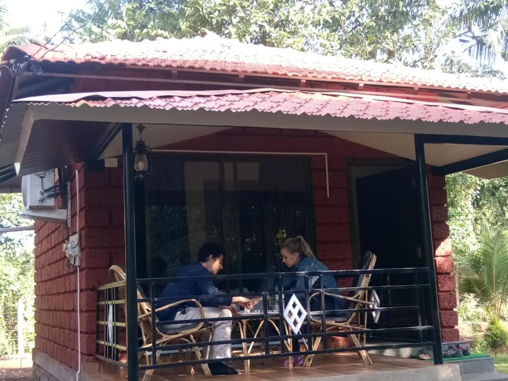 Red Roof Farmhouse Chiplun Luaran gambar